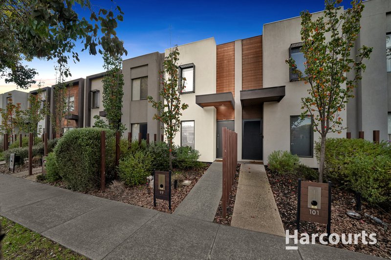 Photo - 99 Campaspe Way, Point Cook VIC 3030 - Image 3