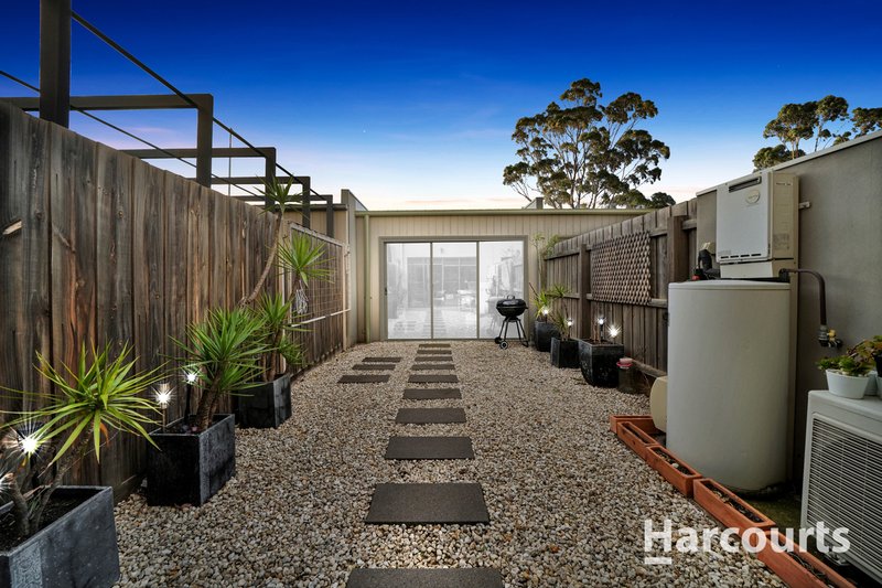 Photo - 99 Campaspe Way, Point Cook VIC 3030 - Image 4