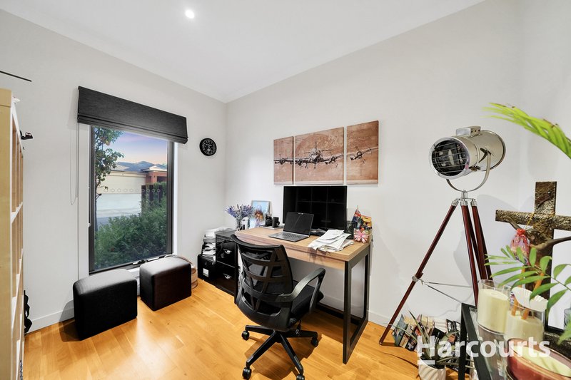 Photo - 99 Campaspe Way, Point Cook VIC 3030 - Image 7