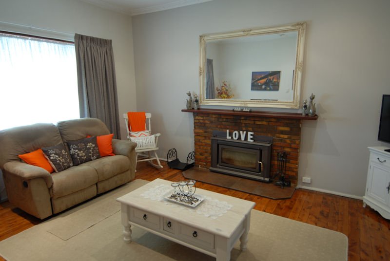 Photo - 99 Charley Street, Deniliquin NSW 2710 - Image 2