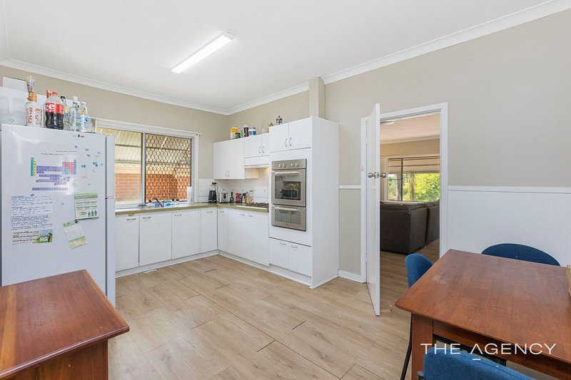 Photo - 99 Devenish Street, East Victoria Park WA 6101 - Image 3