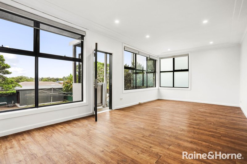 Photo - 99 Dreadnought Street, Roselands NSW 2196 - Image 2