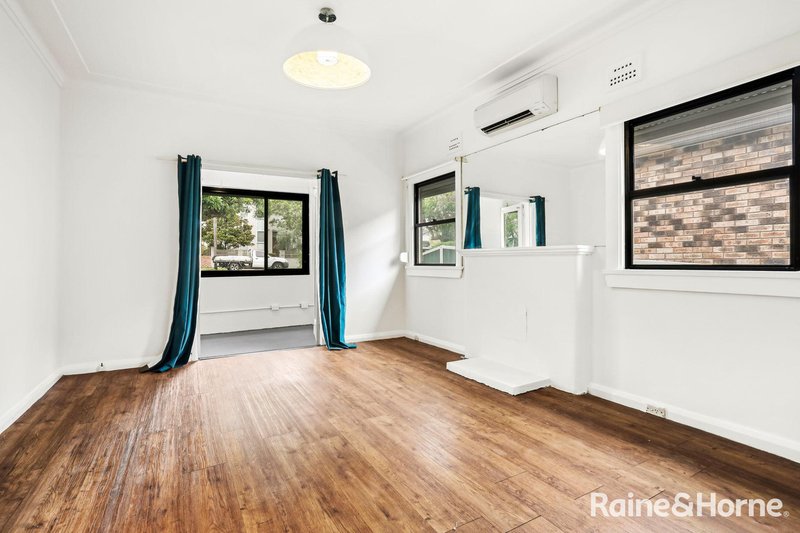 Photo - 99 Dreadnought Street, Roselands NSW 2196 - Image 3