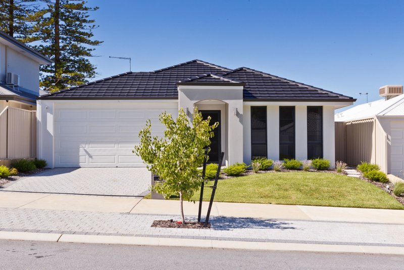 99 Entrance Road, Spearwood WA 6163