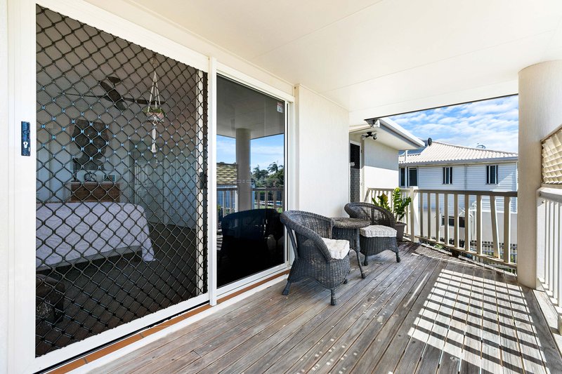 Photo - 99 Esplanade , Point Vernon QLD 4655 - Image 30