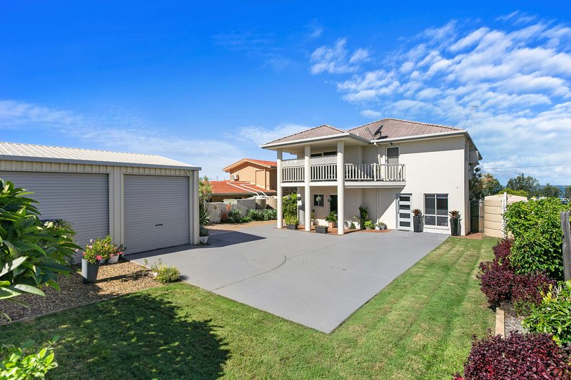 Photo - 99 Esplanade , Point Vernon QLD 4655 - Image 35