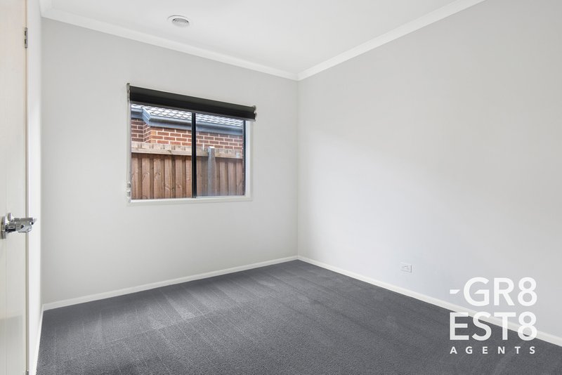 Photo - 99 Everlasting Boulevard, Cranbourne West VIC 3977 - Image 11