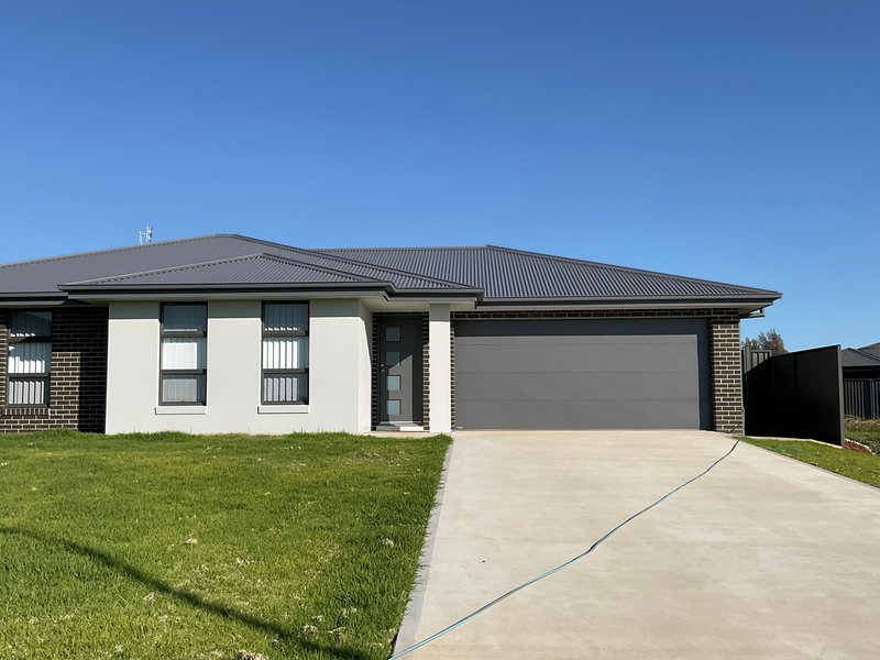 99 Evesham Circuit, Tamworth NSW 2340