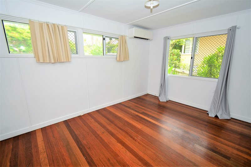 Photo - 99 Farrant Street, Stafford Heights QLD 4053 - Image 3