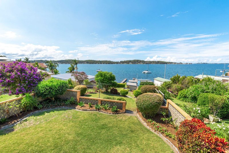 99 Fishing Point Road, Fishing Point NSW 2283