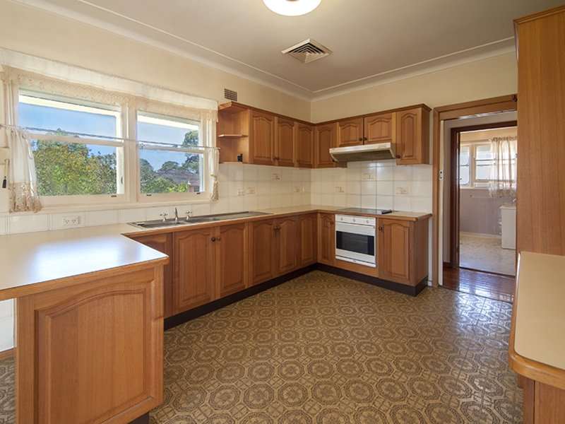 Photo - 99 Flinders Road, Georges Hall NSW 2198 - Image 2