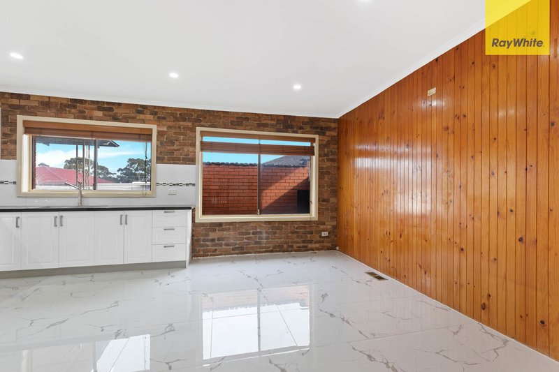 Photo - 99 Gillespie Road, Kings Park VIC 3021 - Image 3