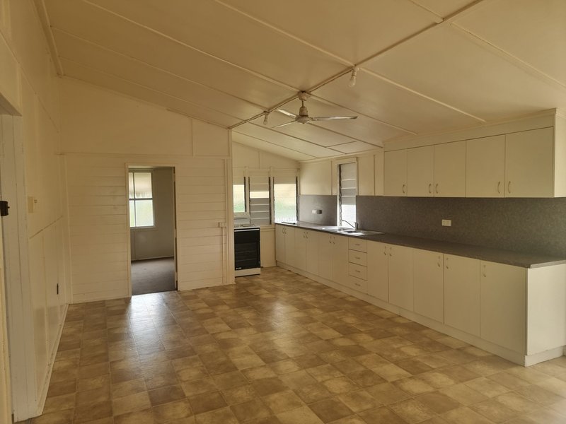 Photo - 99 Herbert Street, Bowen QLD 4805 - Image 3