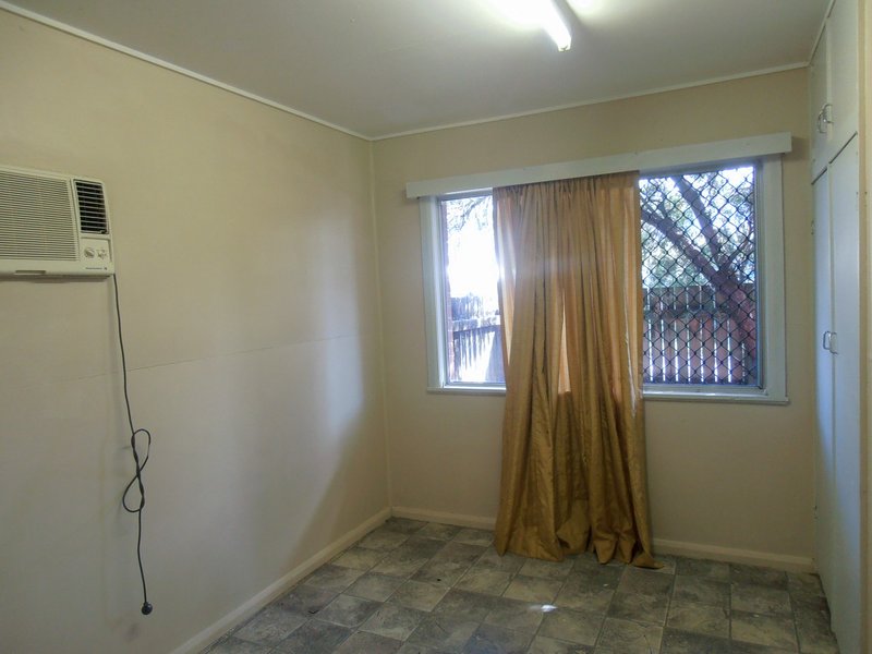 Photo - 99 Hoare Street, Manunda QLD 4870 - Image 11