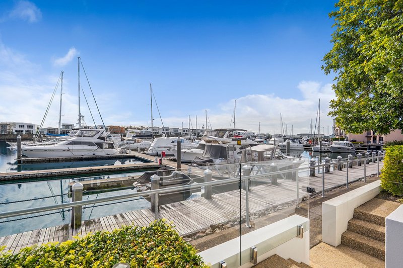 Photo - 99 John Lund Drive, Hope Island QLD 4212 - Image 3