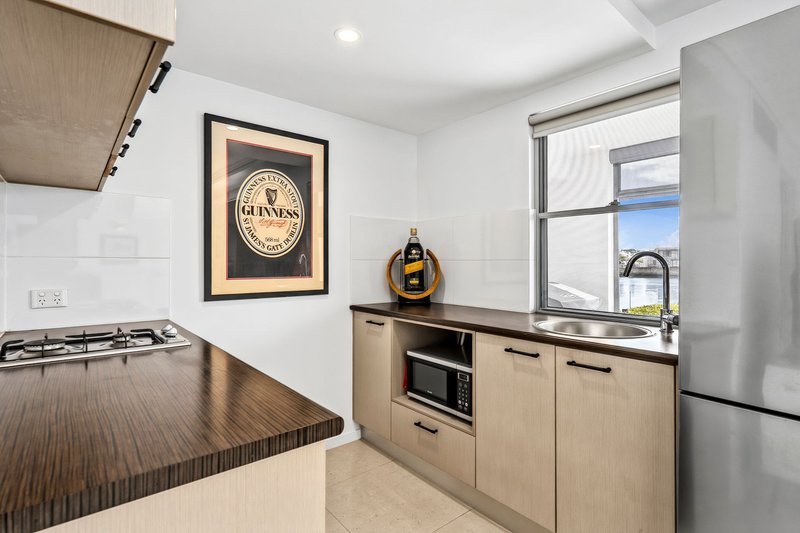 Photo - 99 John Lund Drive, Hope Island QLD 4212 - Image 18