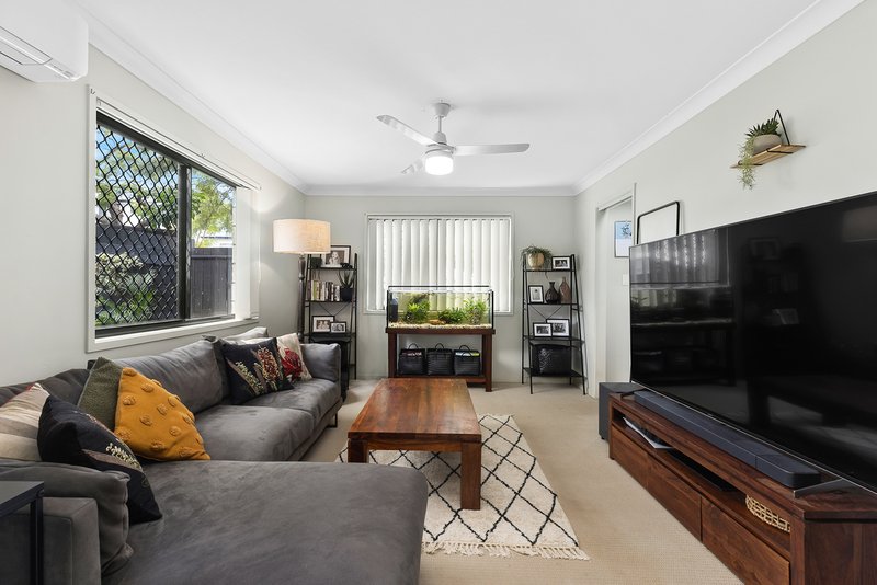 Photo - 99 Jutland Street, Oxley QLD 4075 - Image 2