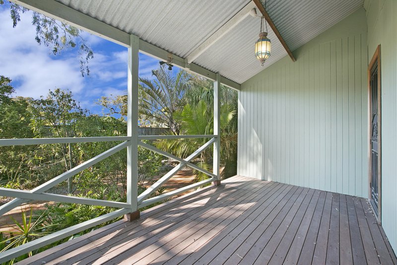 Photo - 99 Kianawah Road, Wynnum West QLD 4178 - Image 10