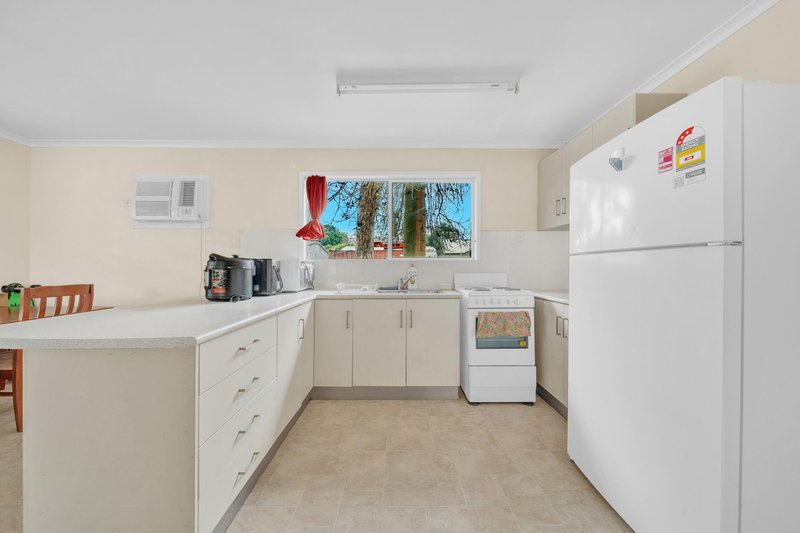 Photo - 99 Opal Street, Emerald QLD 4720 - Image 5