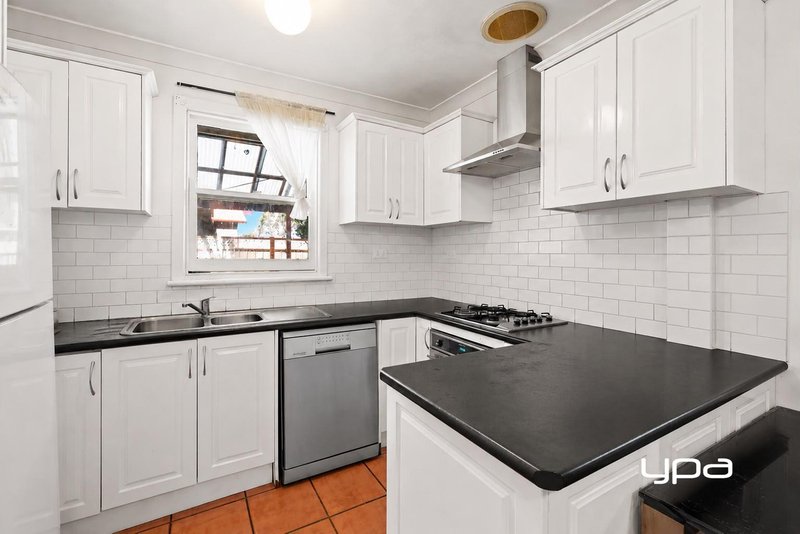Photo - 99 Ridgeway Parade, Sunshine West VIC 3020 - Image 4