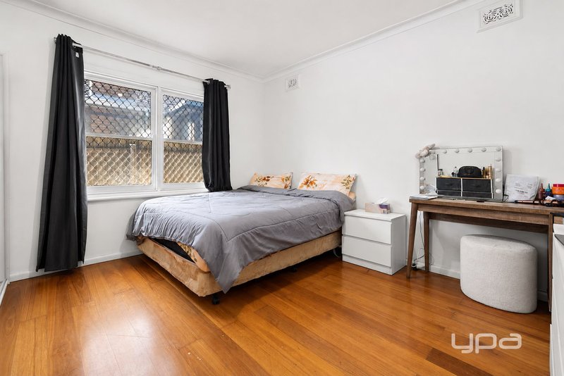 Photo - 99 Ridgeway Parade, Sunshine West VIC 3020 - Image 5