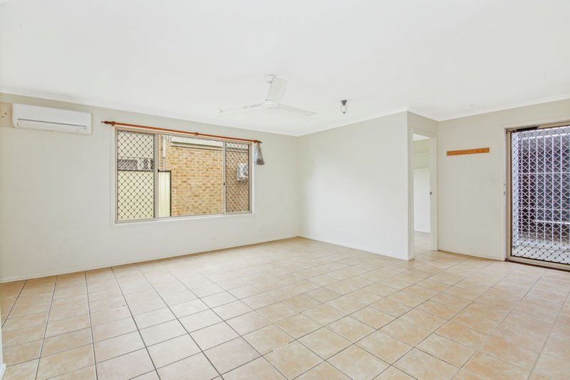 Photo - 99 River Oak Drive, Helensvale QLD 4212 - Image 4