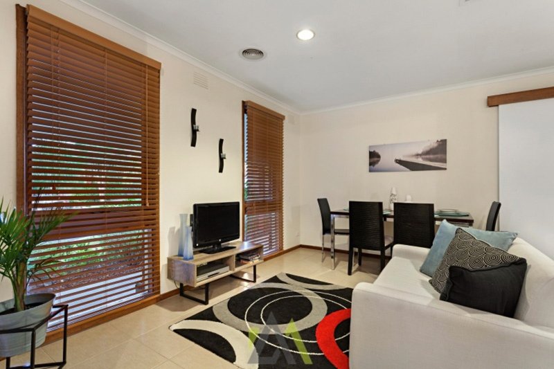 Photo - 99 Rosedale Grove, Frankston South VIC 3199 - Image 5