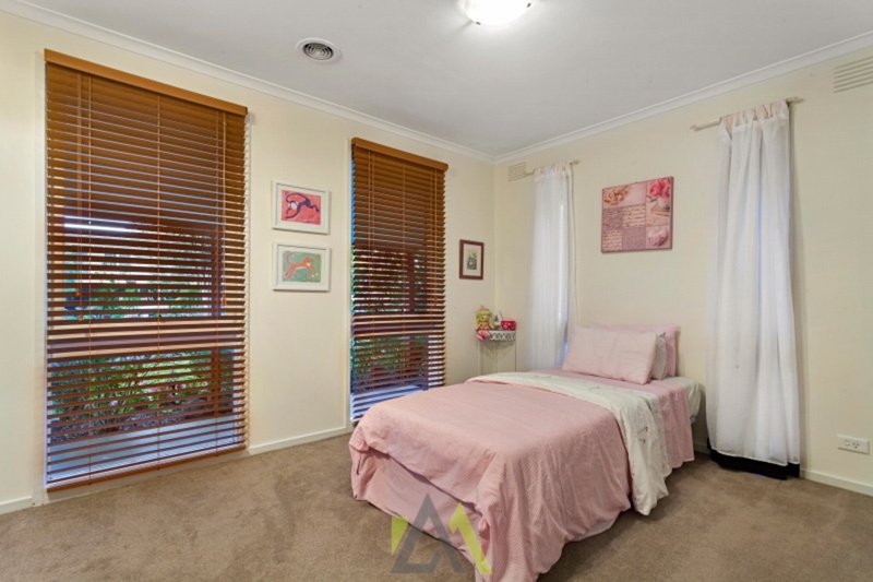 Photo - 99 Rosedale Grove, Frankston South VIC 3199 - Image 11