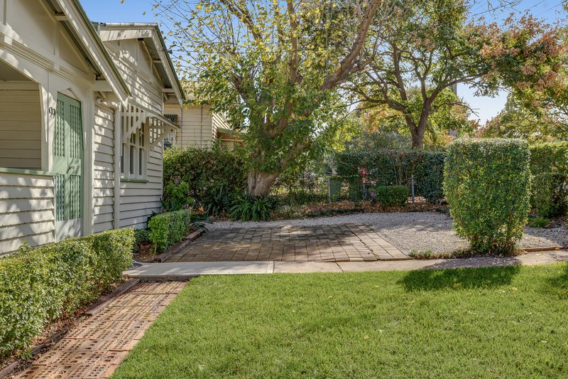 Photo - 99 Ruthven Street, Harlaxton QLD 4350 - Image 3