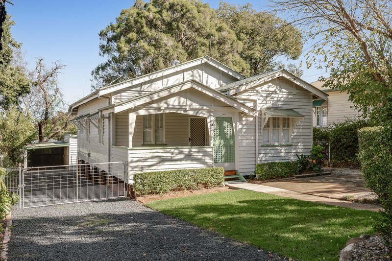 Photo - 99 Ruthven Street, Harlaxton QLD 4350 - Image 4