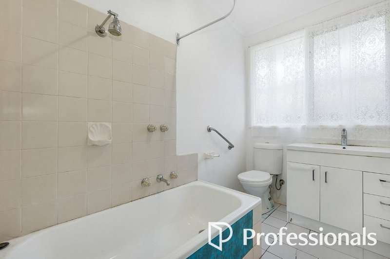 Photo - 99 Sevenoaks Road, Burwood East VIC 3151 - Image 11