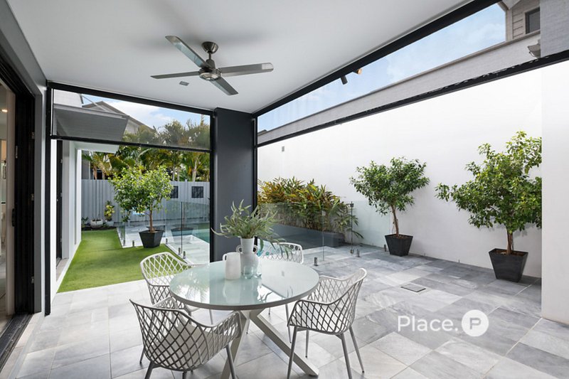 Photo - 99 Stuart Street, Bulimba QLD 4171 - Image 4