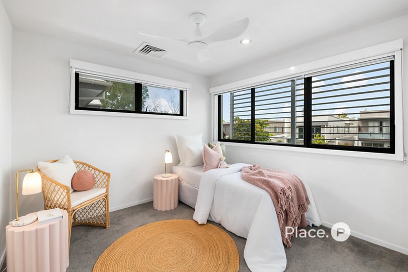 Photo - 99 Stuart Street, Bulimba QLD 4171 - Image 17