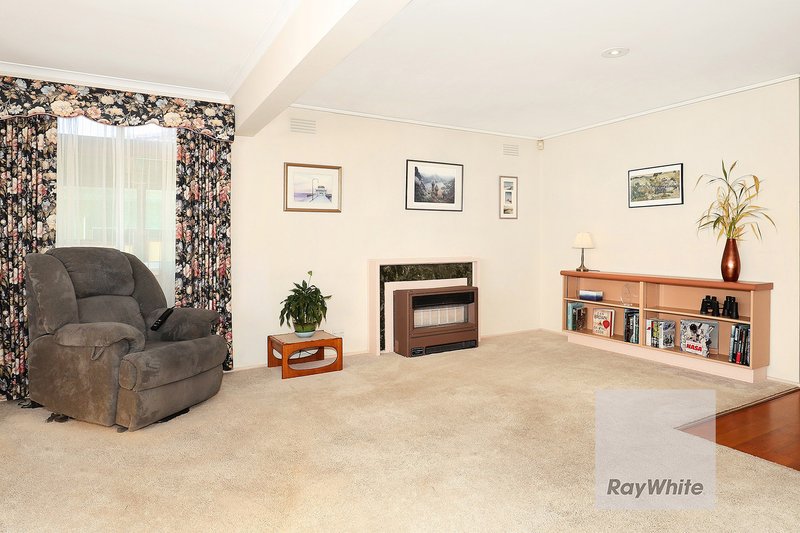 Photo - 99 Taylor Drive, Gladstone Park VIC 3043 - Image 4