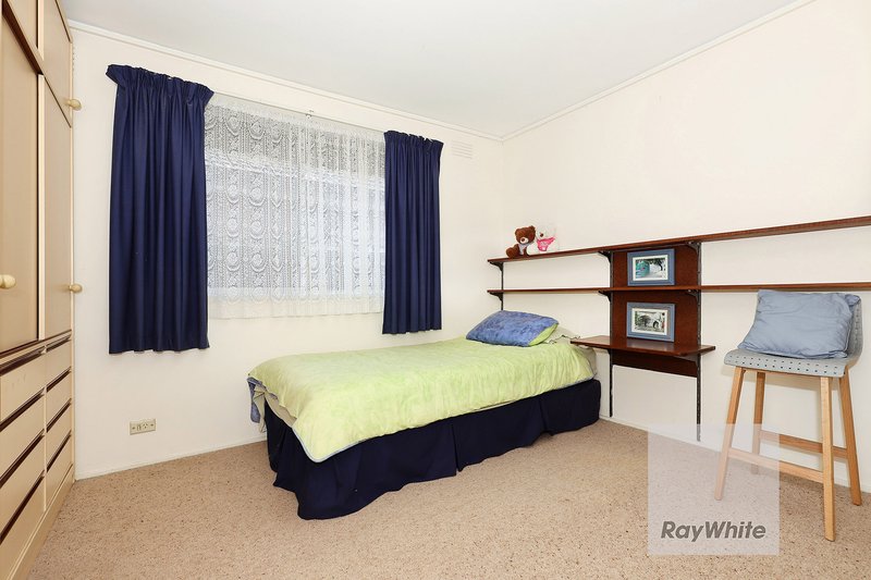 Photo - 99 Taylor Drive, Gladstone Park VIC 3043 - Image 9