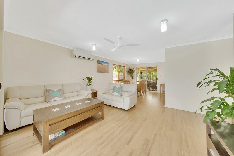 Photo - 99 The Oaks Road, Tannum Sands QLD 4680 - Image 3