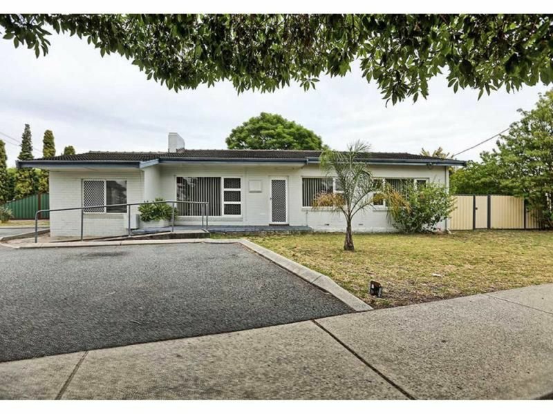 99 Thornlie Avenue, Thornlie WA 6108