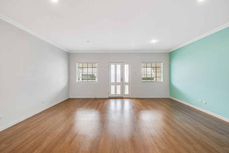 Photo - 9/90 Glenvale Road, Harristown QLD 4350 - Image 4