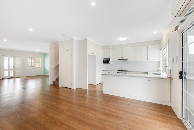 Photo - 9/90 Glenvale Road, Harristown QLD 4350 - Image 7