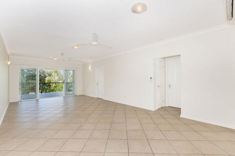 Photo - 9/92-94 Mitchell Street, North Ward QLD 4810 - Image 4