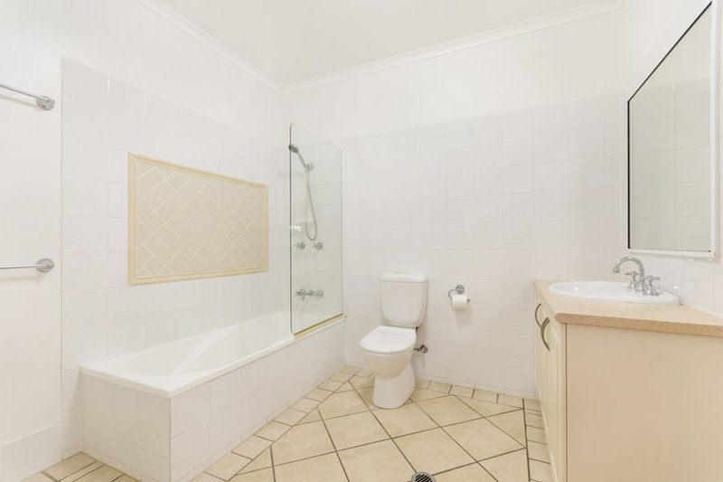 Photo - 9/92-94 Mitchell Street, North Ward QLD 4810 - Image 10