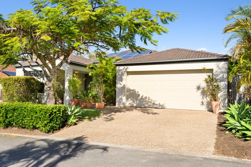 Photo - 9/95-105 Arundel Drive, Arundel QLD 4214 - Image 1