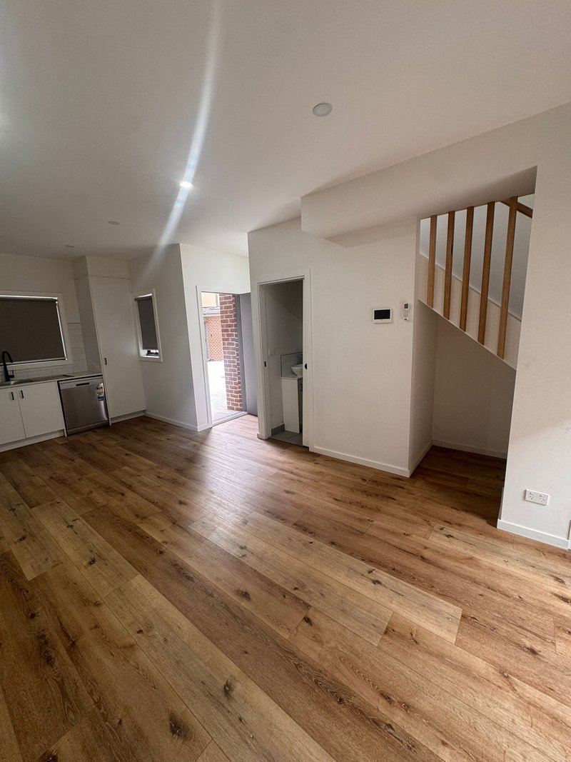 Photo - 9/95-97 Lahinch Street, Broadmeadows VIC 3047 - Image 11