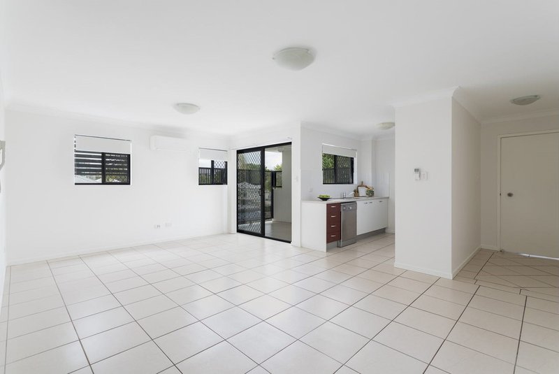 Photo - 9/960 Wynnum Road, Cannon Hill QLD 4170 - Image 2