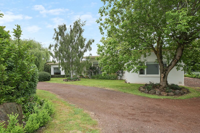 999 Kurweeton Road, Derrinallum VIC 3325