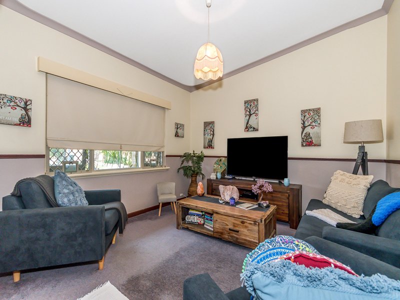 Photo - 9A Bay View Street, Rockingham WA 6168 - Image 7