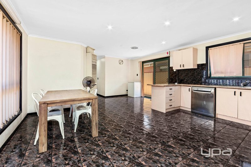 Photo - 9A Berringa Court, Meadow Heights VIC 3048 - Image 4