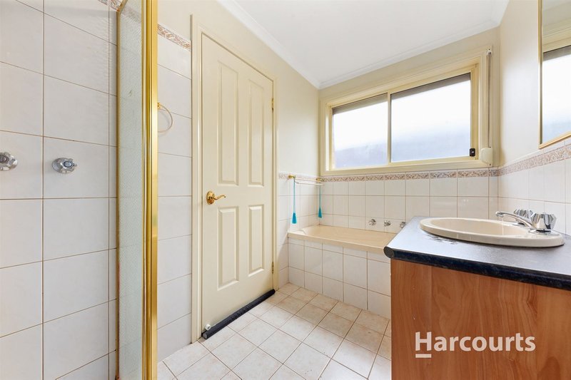 Photo - 9A Graceburn Grove, St Albans VIC 3021 - Image 5