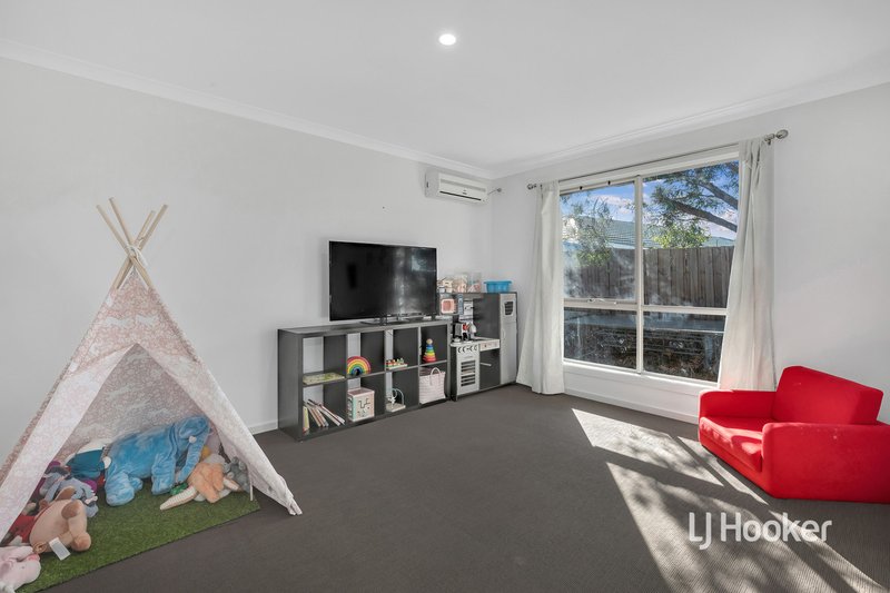 Photo - 9A Pioneer Court, Werribee VIC 3030 - Image 7