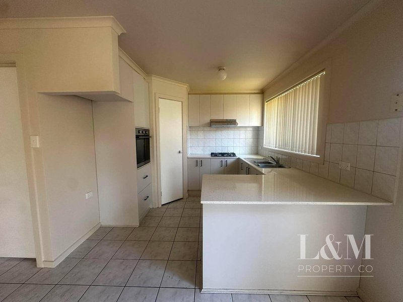 Photo - 9A Selwyn Avenue, Craigieburn VIC 3064 - Image 9